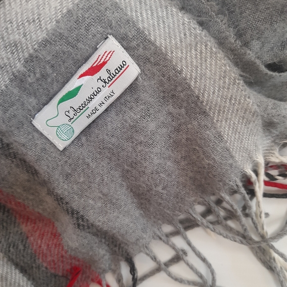 🇮🇹 L' Accessorio Italiano Made in Italy Gray Plaid Winter Scarf - Picture 5 of 10